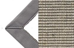 Sisal grå 014 tæppe med kantbånd i grå farve